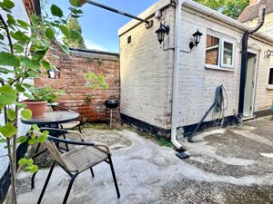 Courtyard Garden- click for photo gallery